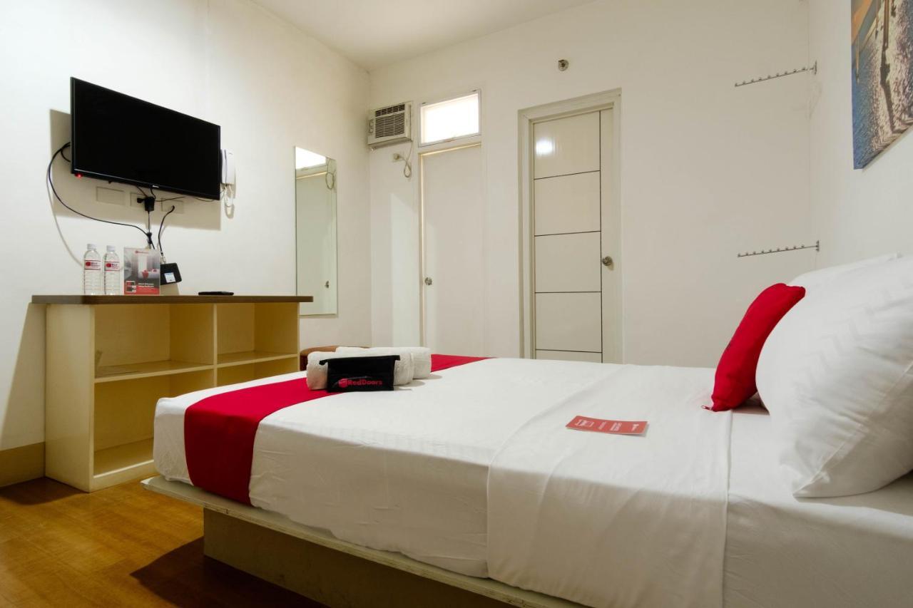 Hotel Reddoorz Near V Mapa Station Manila Esterno foto