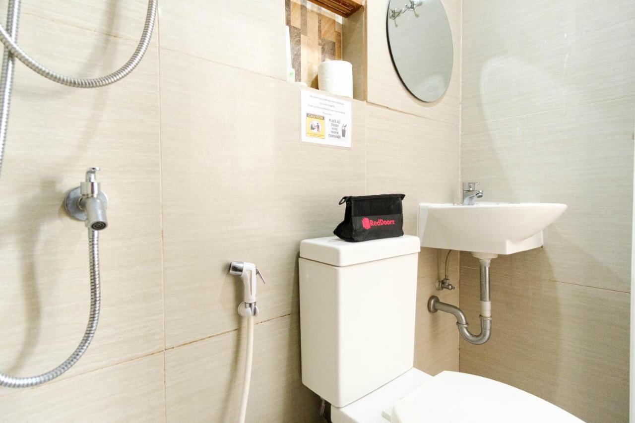 Hotel Reddoorz Near V Mapa Station Manila Esterno foto