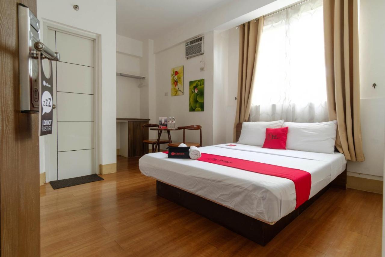 Hotel Reddoorz Near V Mapa Station Manila Esterno foto