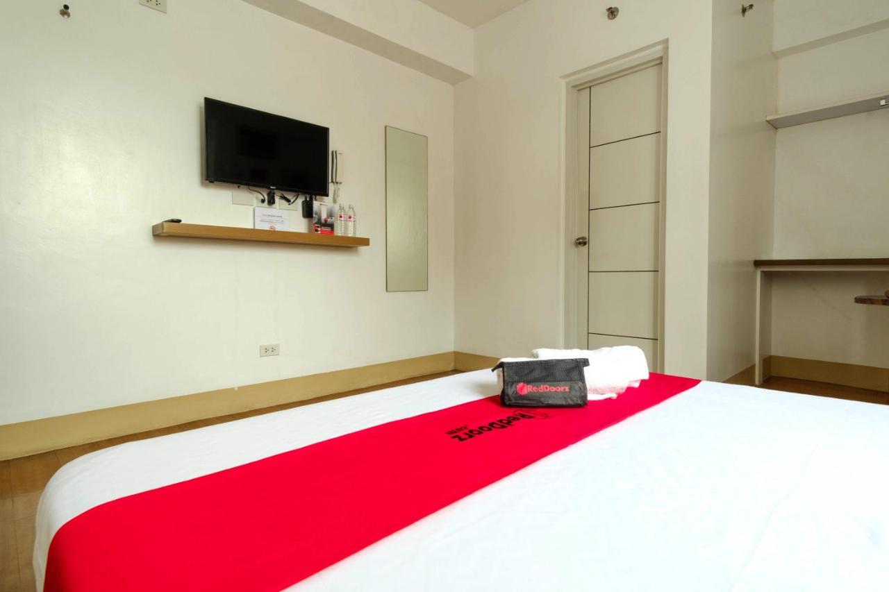 Hotel Reddoorz Near V Mapa Station Manila Esterno foto