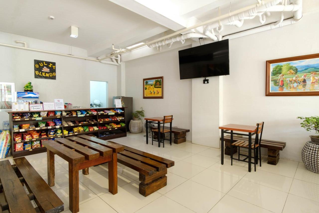 Hotel Reddoorz Near V Mapa Station Manila Esterno foto